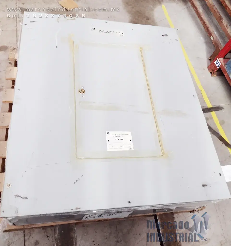 Tablero de distribución para gabinete 440V 600A marca General Electric - imagen 1