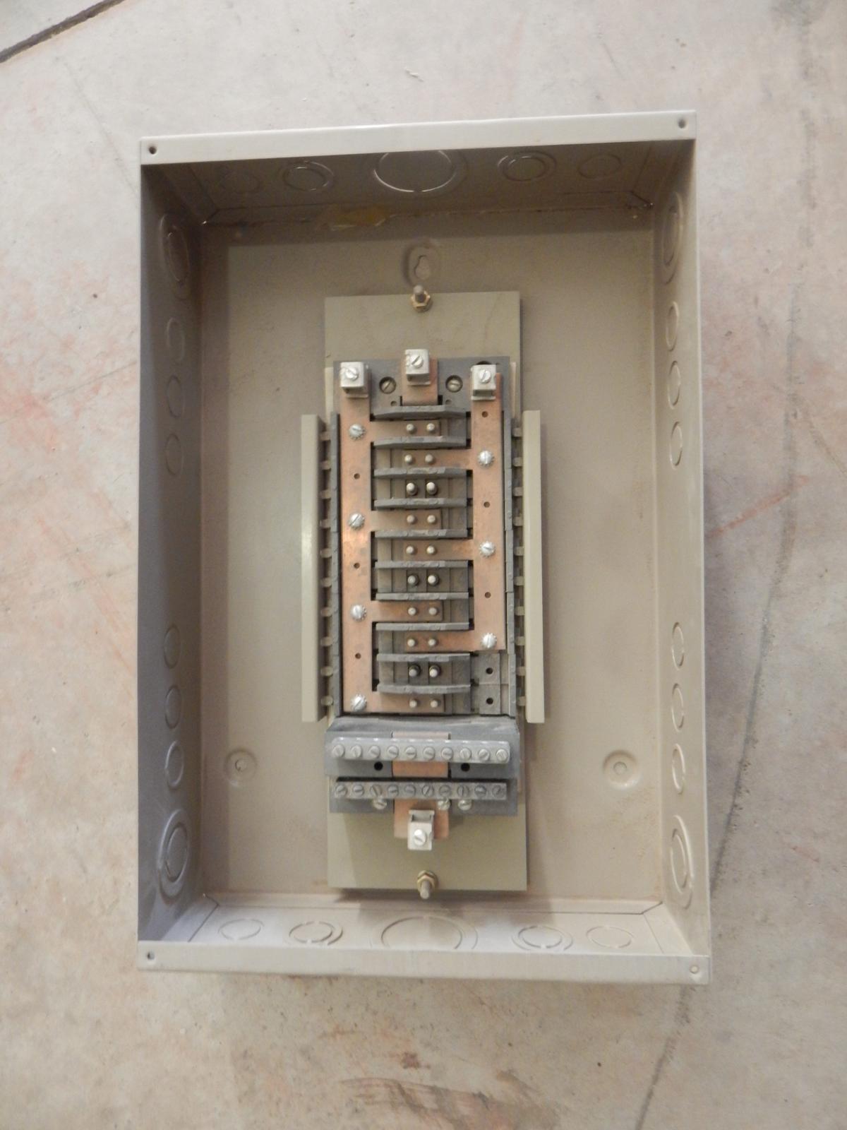 Centro de carga 20 circuitos marca Cutler Hammer - imagen 1