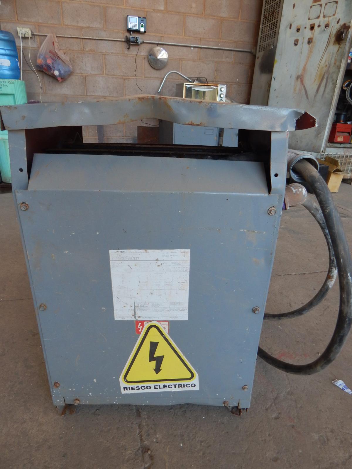 Transformador seco 45 KVA CAT V48M28B45LS37 marca EATON - imagen 1