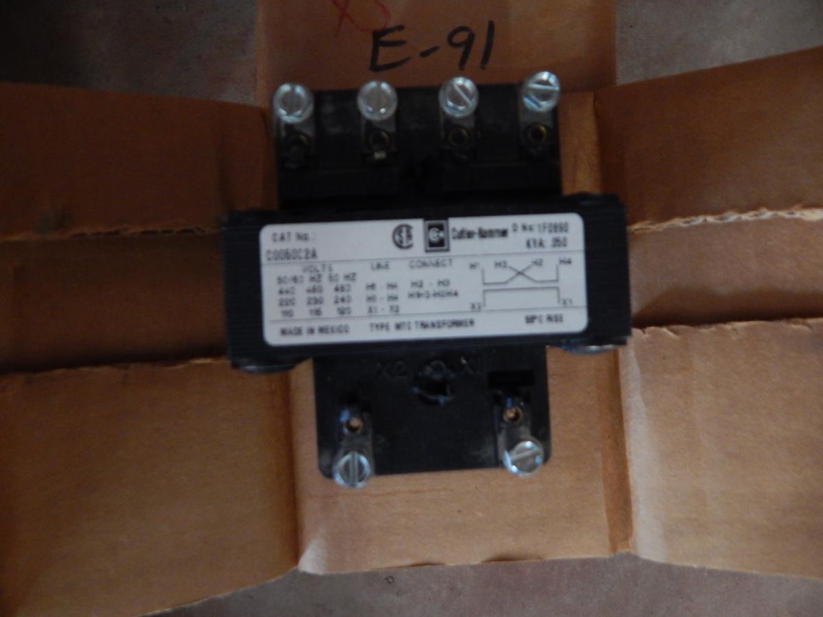 Transformador de Control 50 VA Cat 1F0890 marca Eaton Cuttler-Hammer - imagen 1