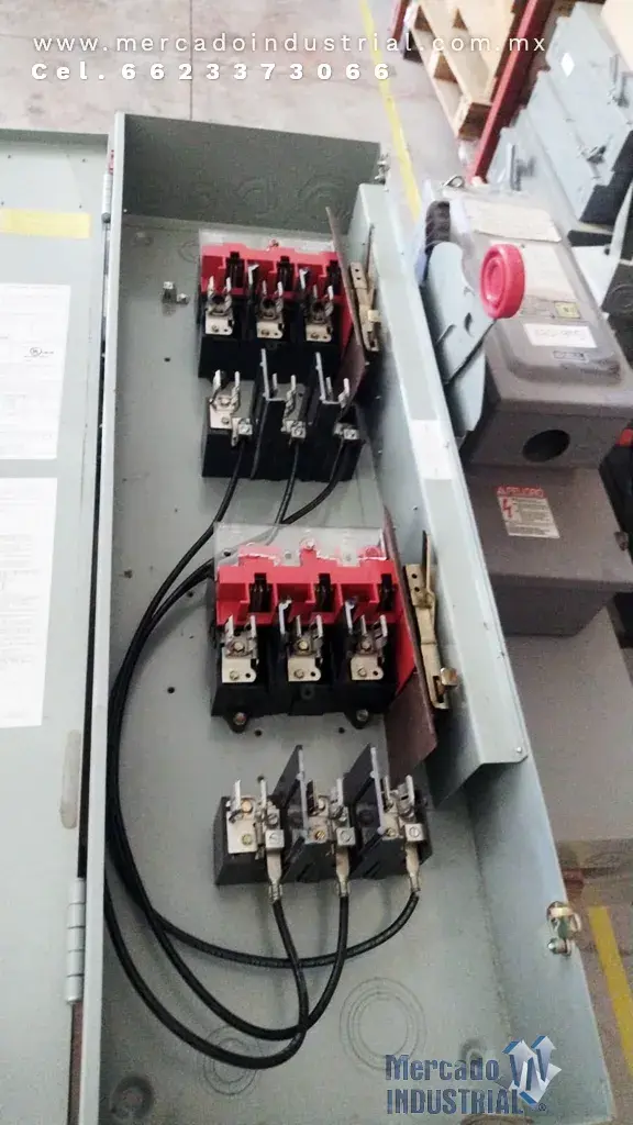 Interruptor de seguridad doble tiro 60 AMP 600 V modelo DT362FGK marca Cutler Hammer - imagen 1
