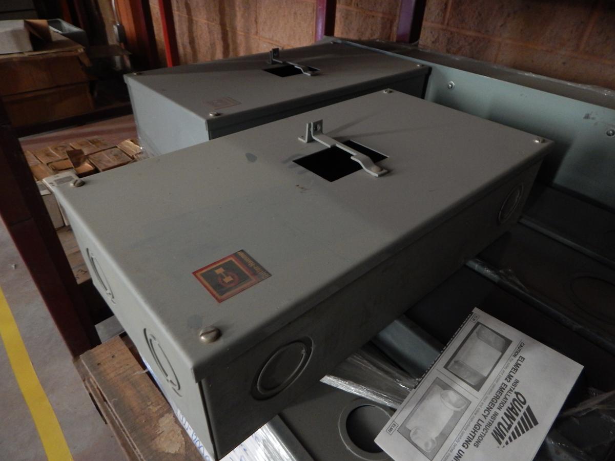 Gabinete para Interruptor de 800 AMP marca Cutler Hammer - imagen 1
