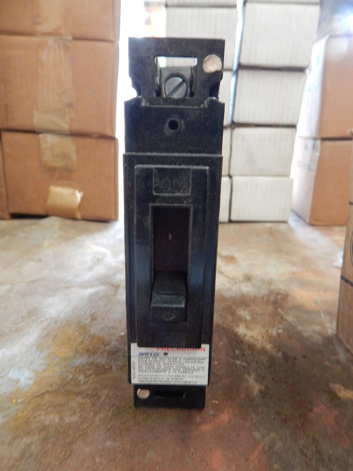 Interruptor 30 AMP 120 V 1 polo modelo TEB111030WL marca GE - imagen 1