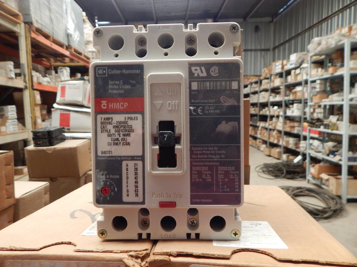Interruptor 7 AMP 600V 3 polos modelo HMCP007C0 marca Cutler Hammer - imagen 1