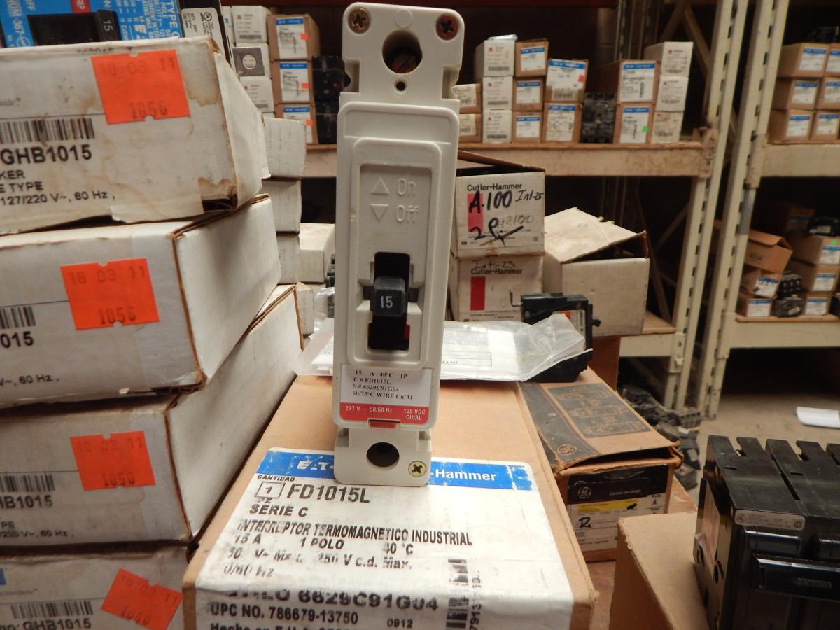 Interruptor 15 AMP 250V 1 polo modelo FD1015L marca Cutler Hammer - imagen 1