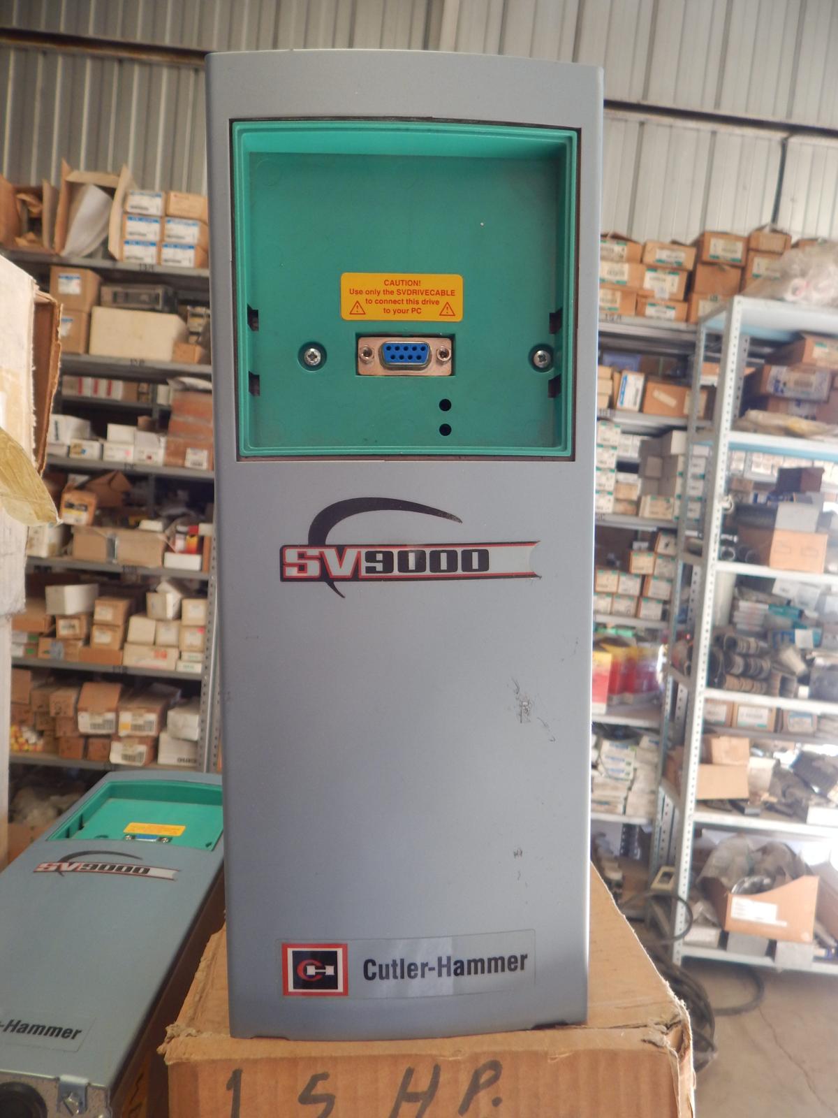 Variador de velocidad 1.5 HP modelo SV900 marca Cutler hammer - imagen 1