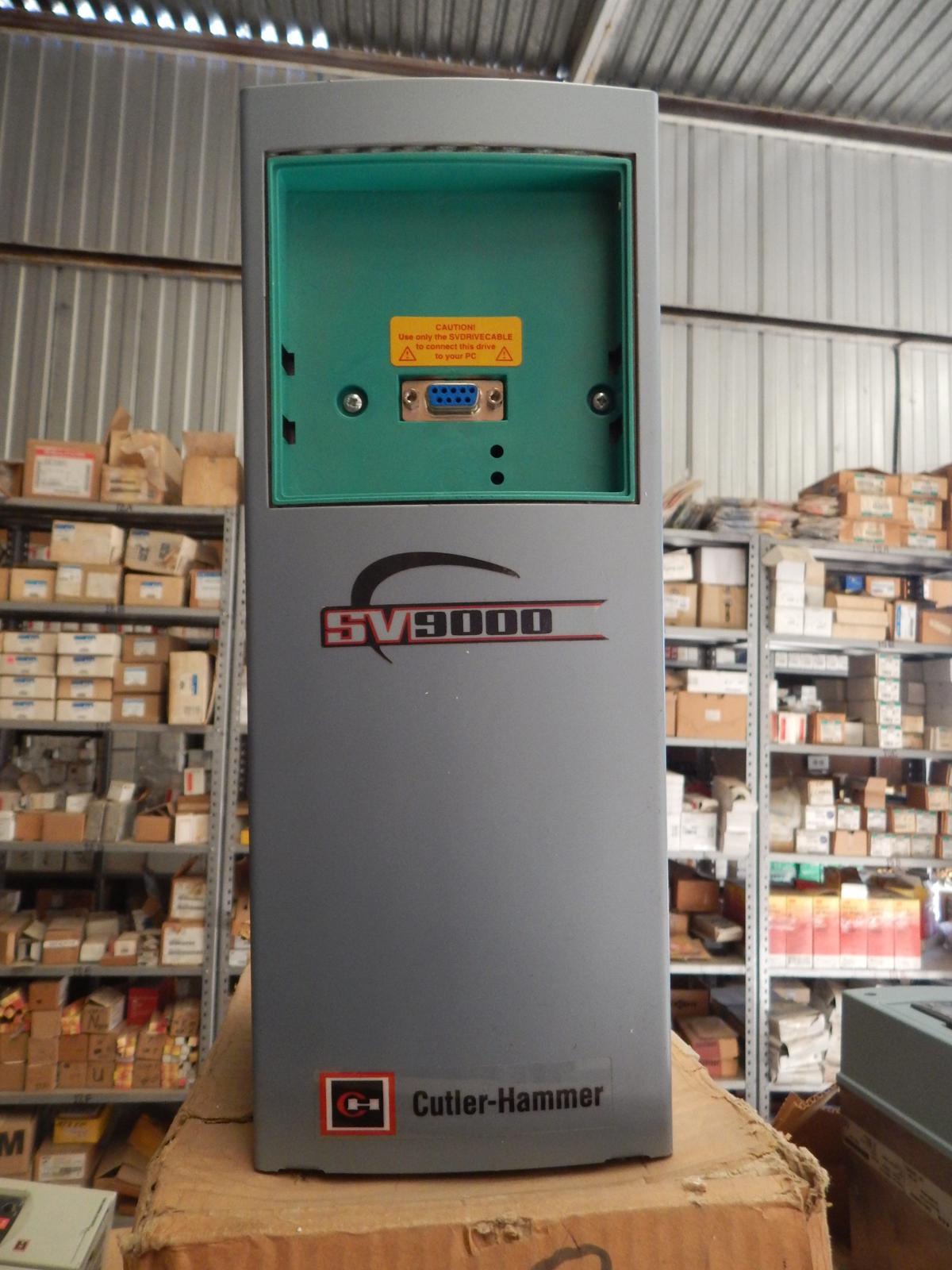 Variador de frecuencia 2 HP modelo SV9F20AC-2M0B00 marca Cutler Hammer - imagen 1