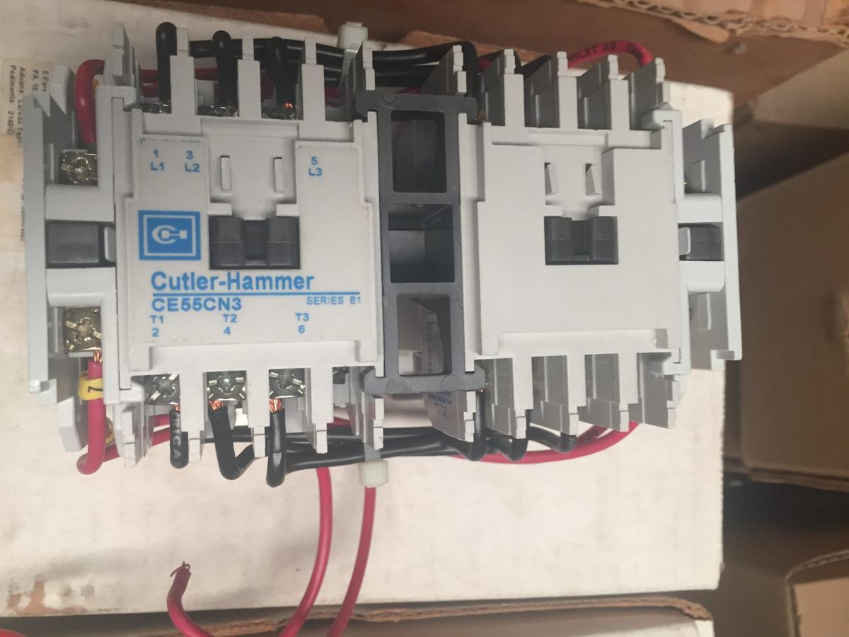 Arrancadores magnéticos 12 AMP modelo AE57CNSOAFQ marca Cutler Hammer - imagen 1