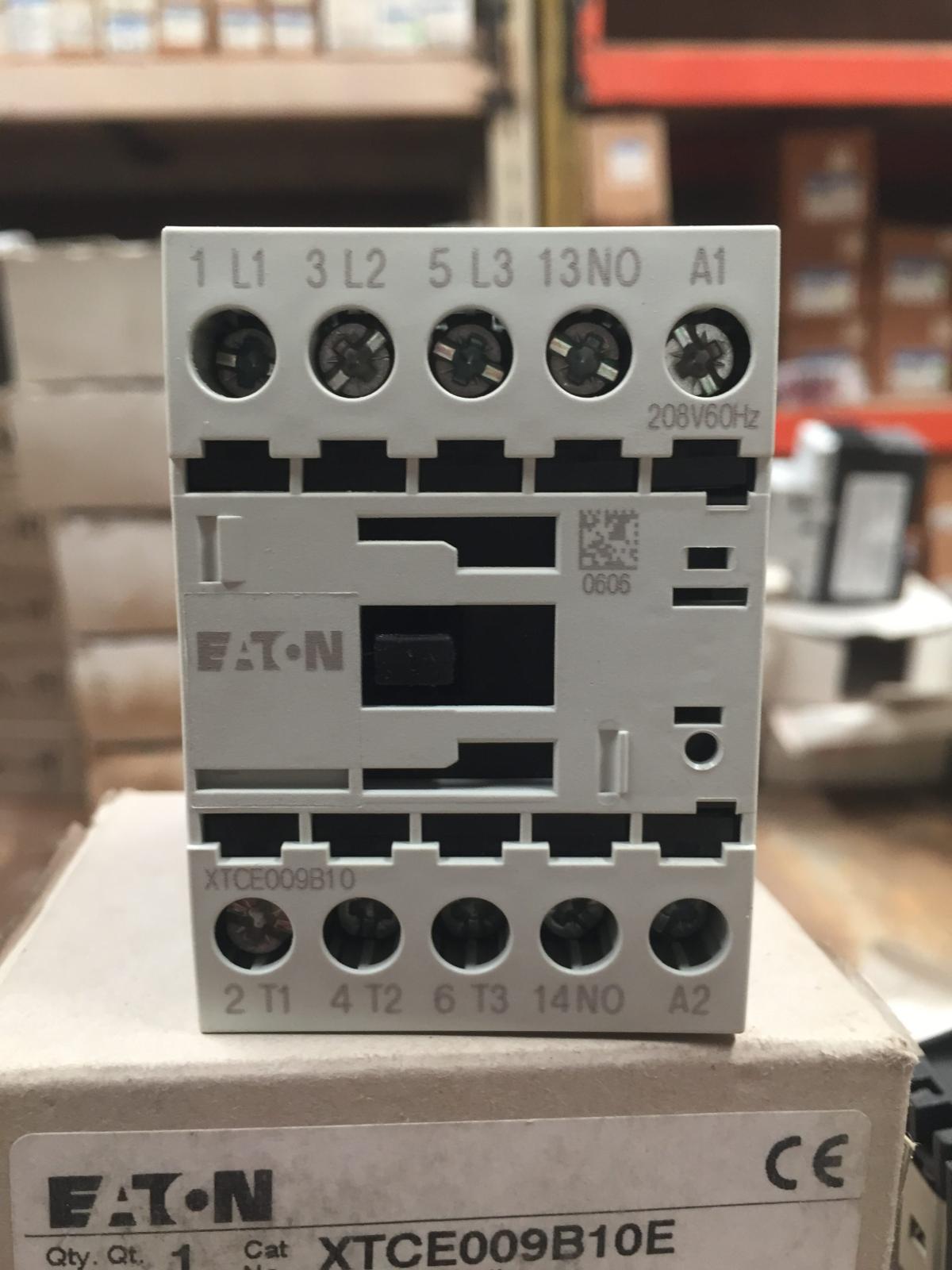 Contactores 3 Polos 9 AMP modelo XTCE009B10E marca Eaton - imagen 1