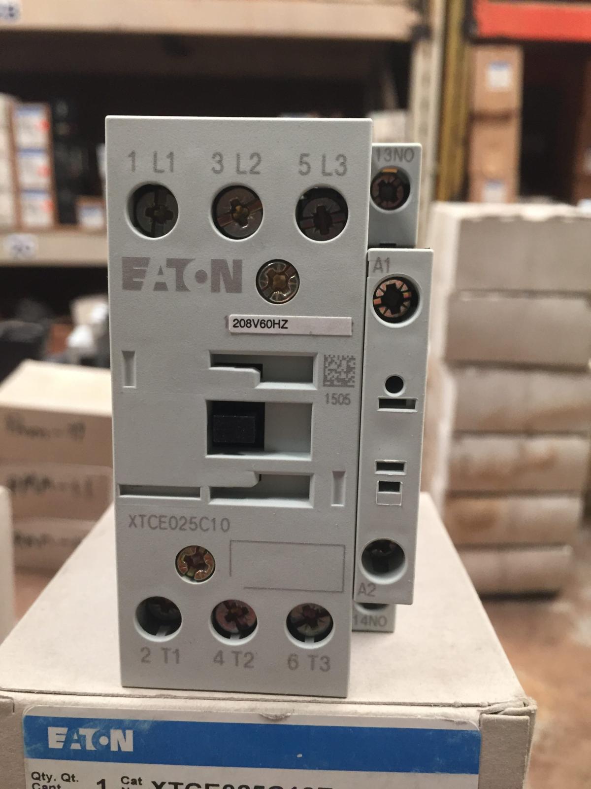 Contactor 3 Polos 25 AMP modelo XTCE025C10E marca Eaton - imagen 1