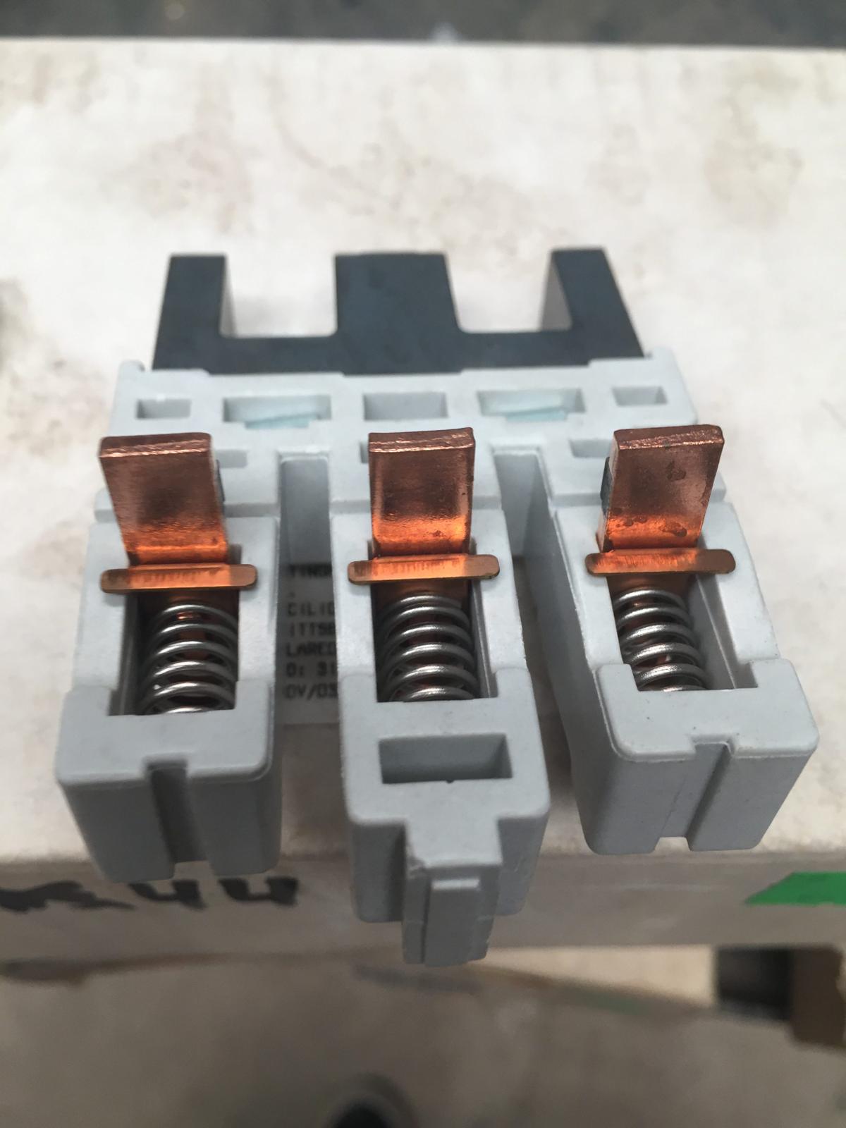 Contact kit 3 polos modelo WCK13 marca Cutler Hammer - imagen 1