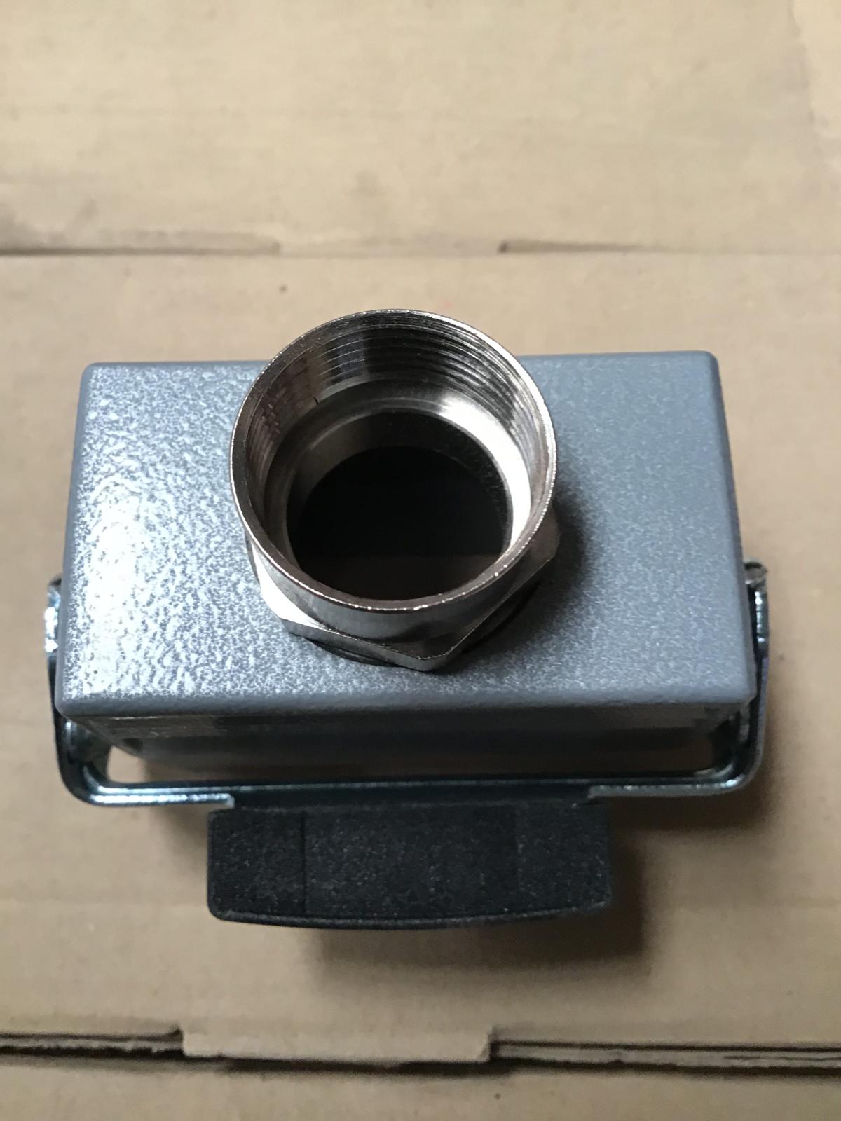 Socket nema 250 modelo 70450000 marca EPIC - imagen 1