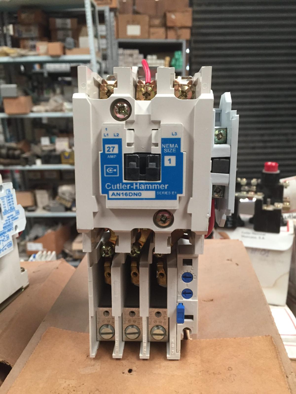 Arrancador magnético 27 AMP modelo AN16DN0BB marca Cutler Hammer - imagen 1