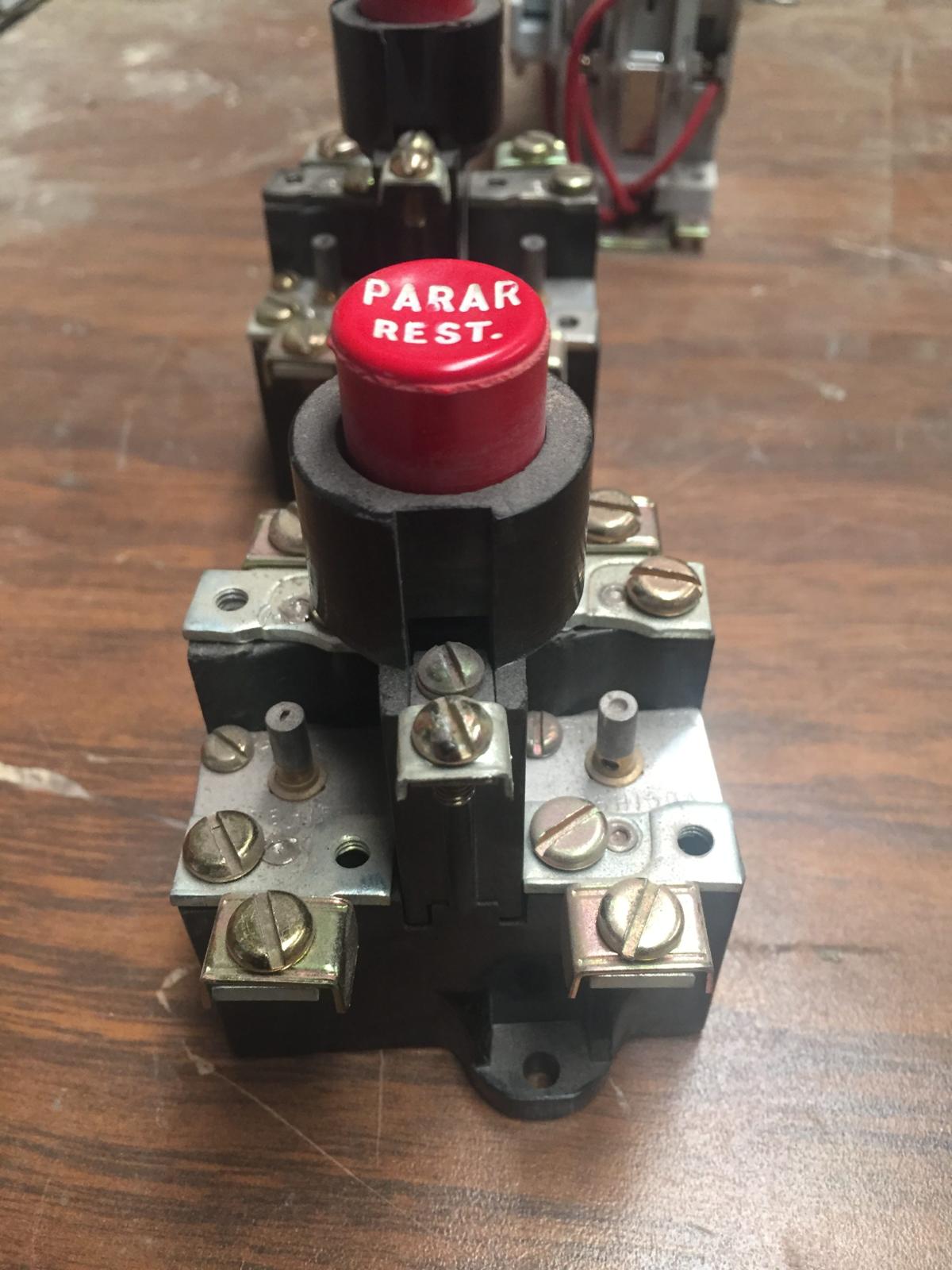 Relevadores de Reset 2 Polos modelo 10176H150A marca Cutler Hammer - imagen 1