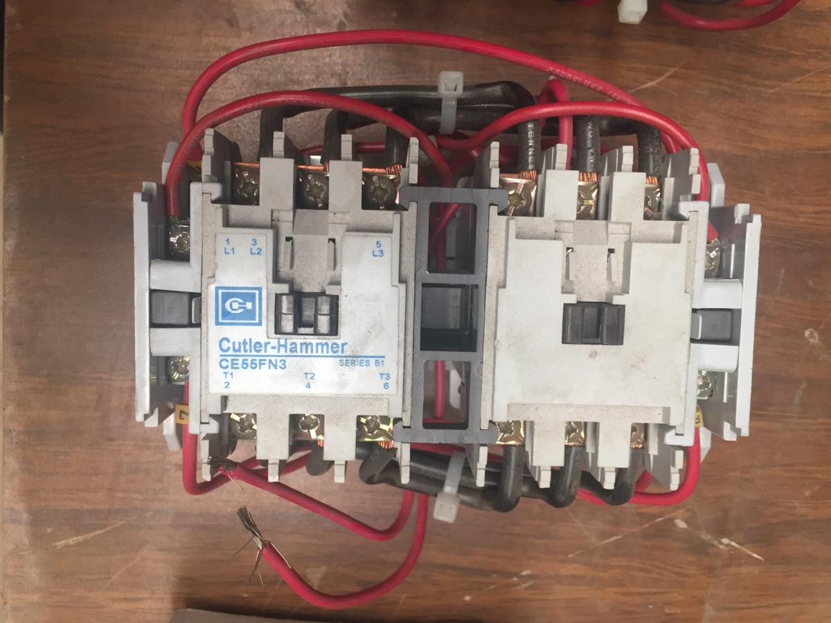 Contactor 10 A CE55FN3 marca Cutler-Hammer - imagen 1