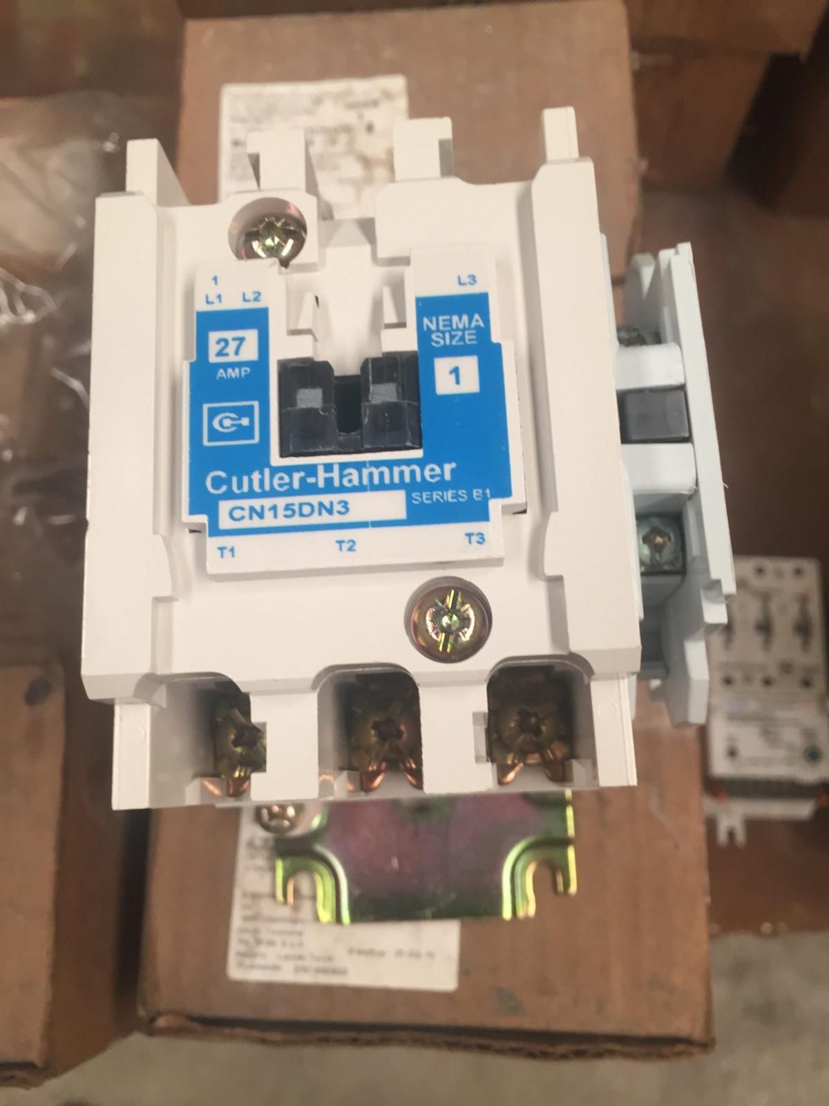 Contactor magnético 27 AMP modelo CN15DN3AB marca Cutler Hammer - imagen 1