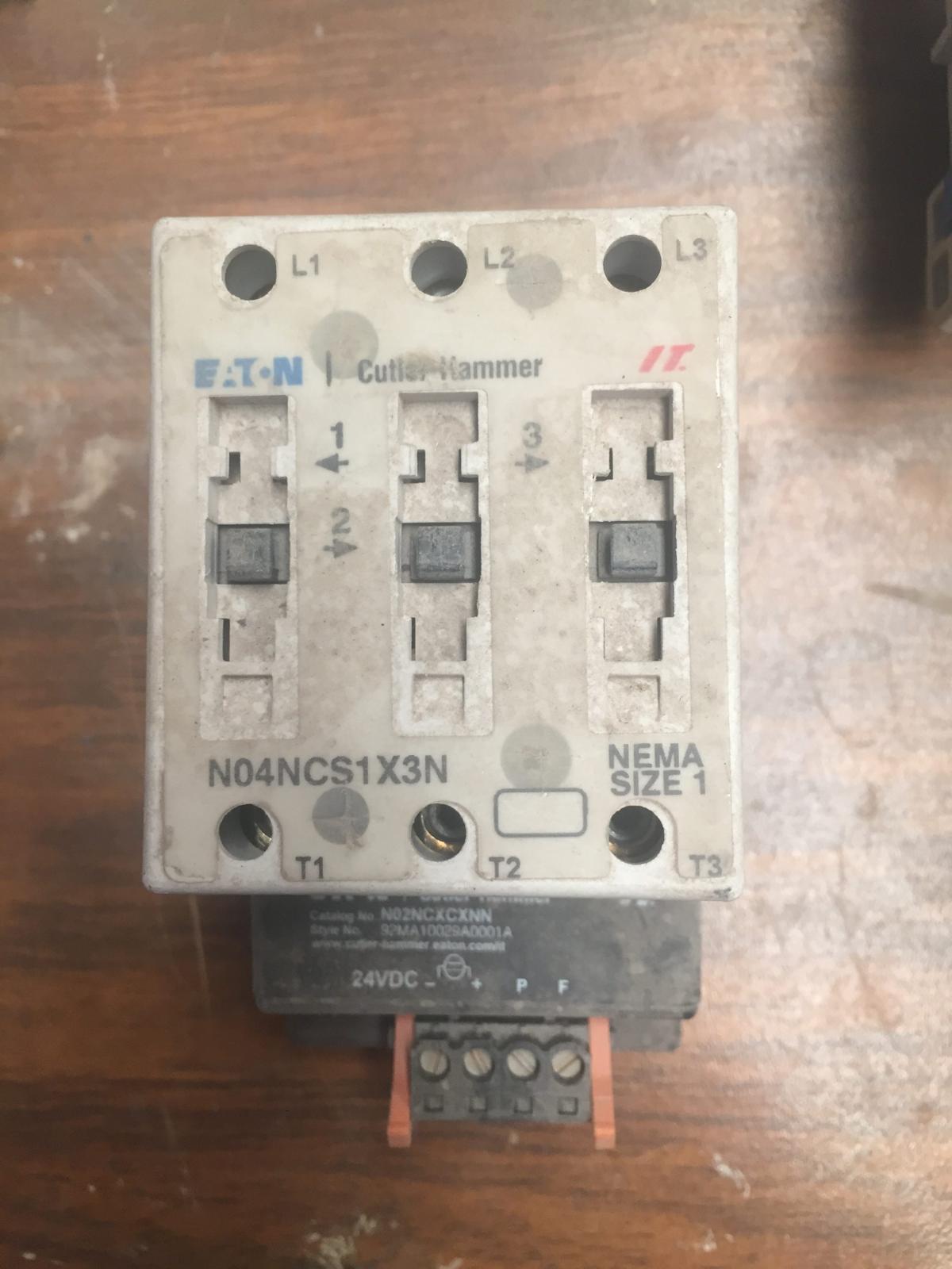 Contactor 27 AMP modelo N04NCS1X3N marca EATON - imagen 1