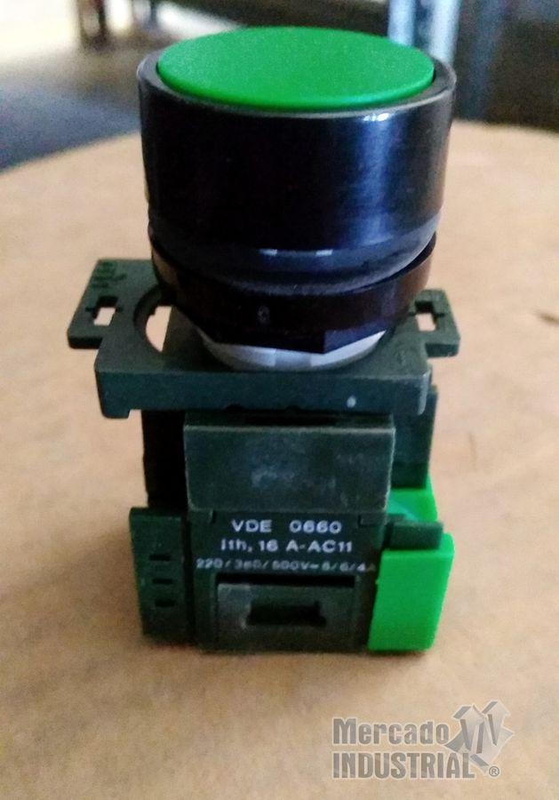 Botón 16 AMP 220/380/500V modelo 180968 marca WESTINGHOUSE - imagen 1