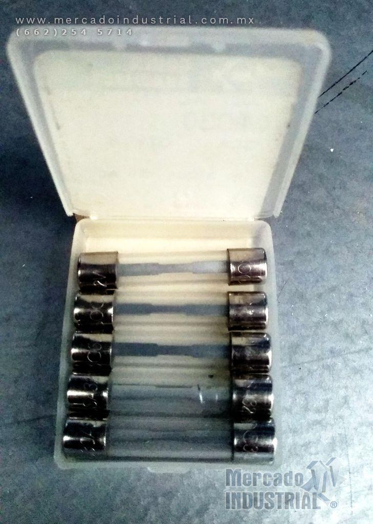 Fusible acción rápida 30 AMP 32V modelo GGC30 marca Gould Shawmut - imagen 1