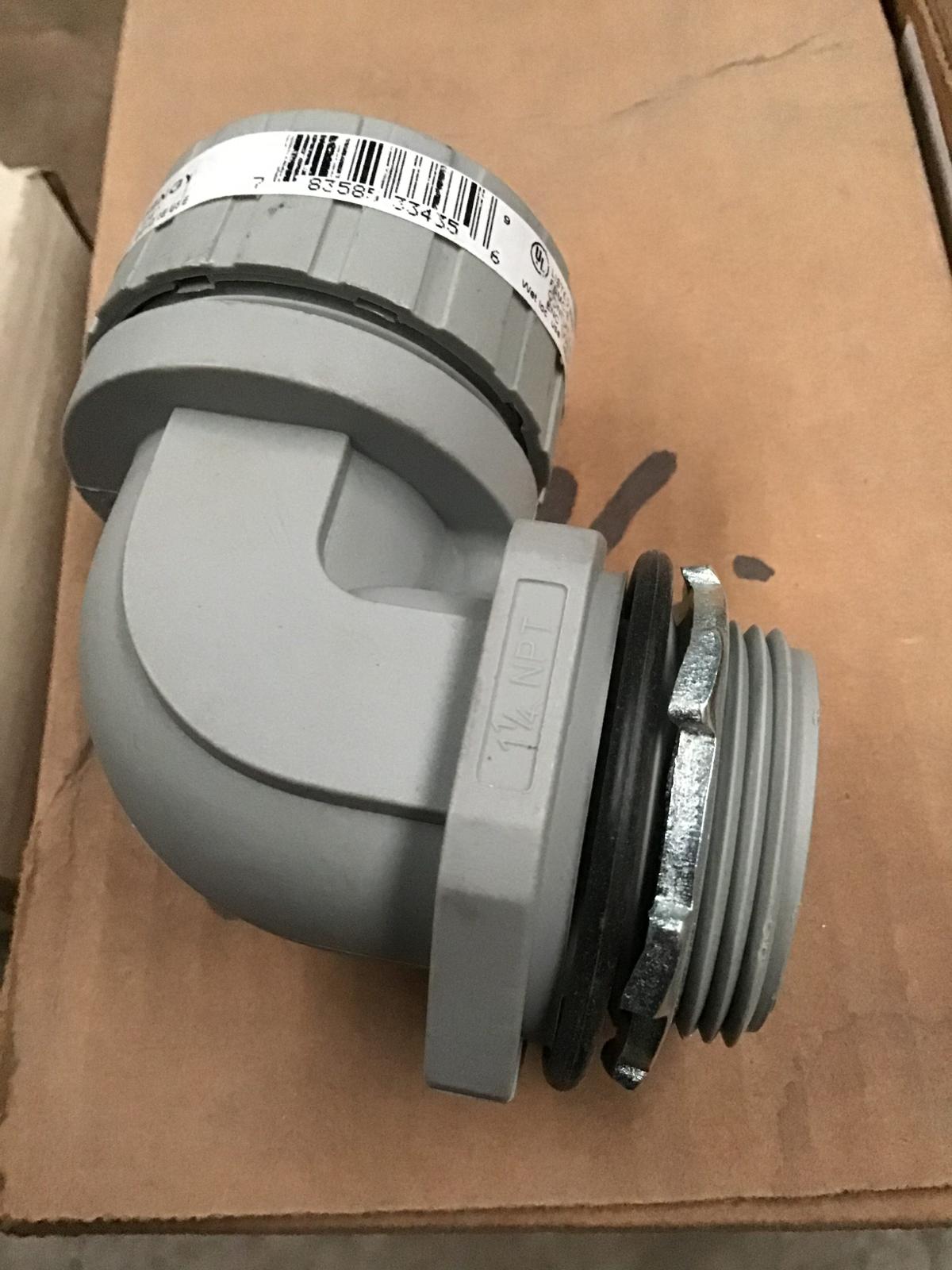 Conducto de montaje 90 grados 1 1/4" modelo P1259NGY marca Hubbell - imagen 1