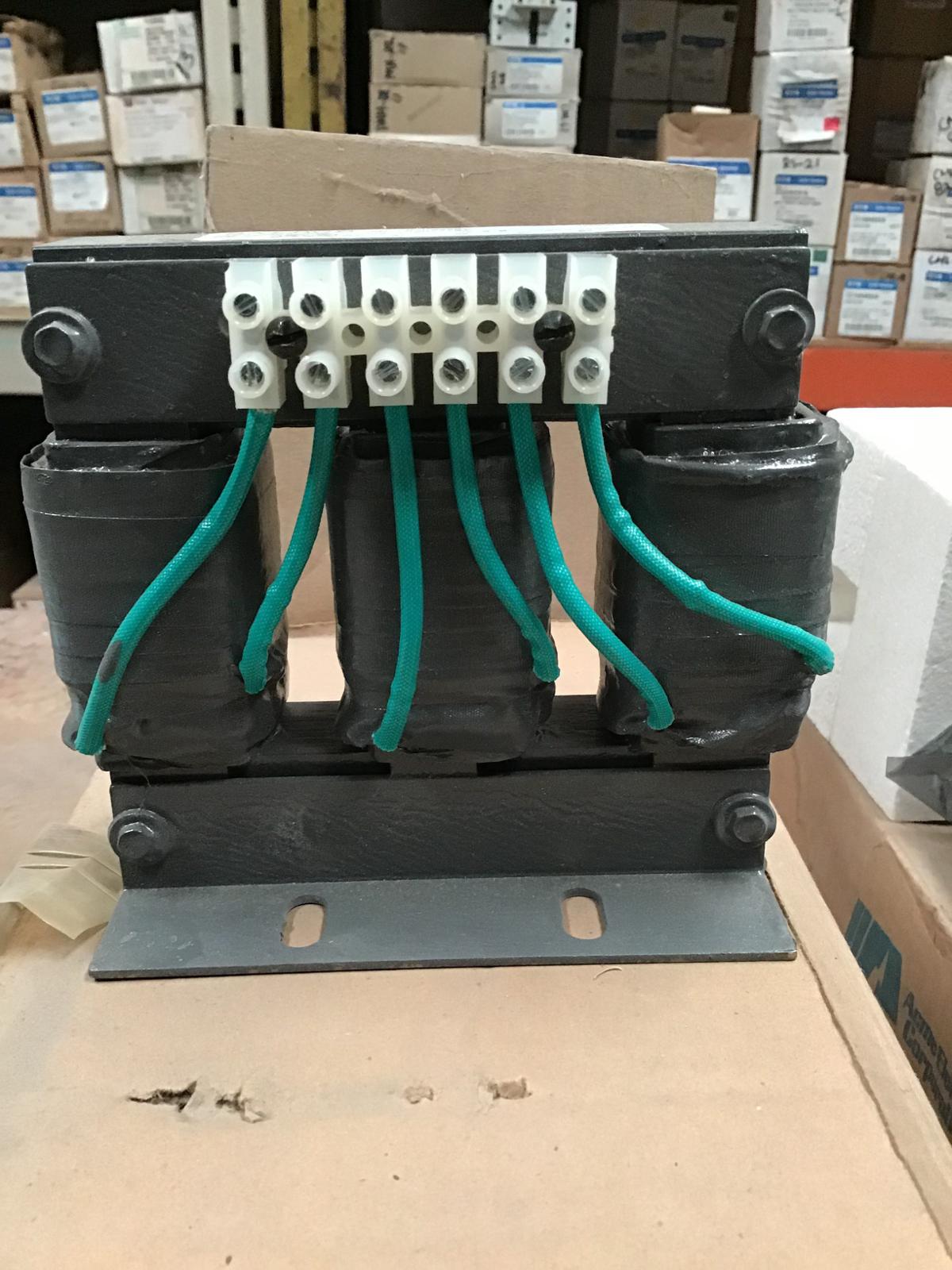 Reactor electrónico marca Baldor modelo LRAC00801 - imagen 1
