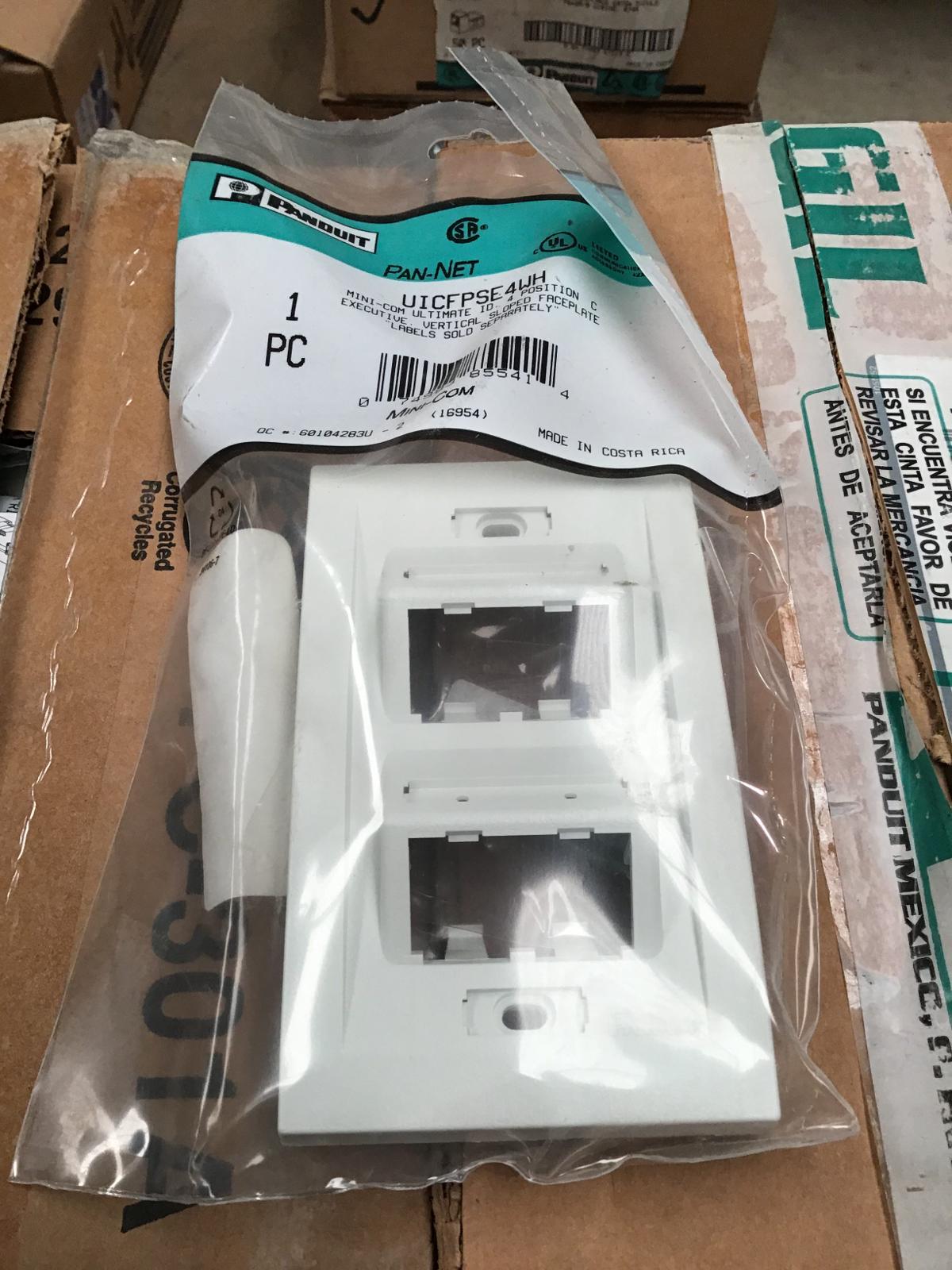 Tapa vertical marca PANDUIT modelo UICFPSE4WH - imagen 1