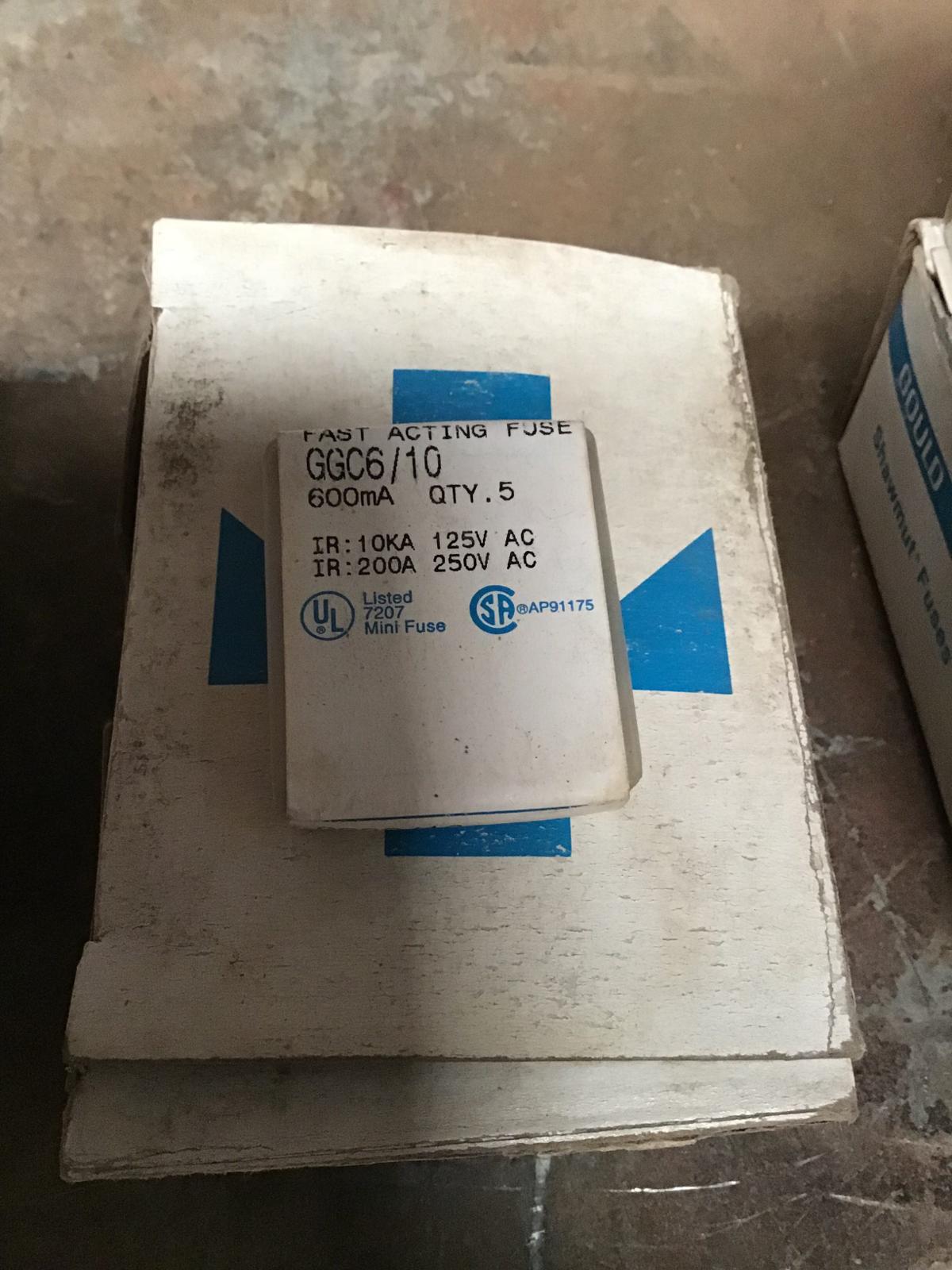 Fusible de acción rápida 600 mA 125/250V modelo GGC6/10 marca Gould Shawmut - imagen 1