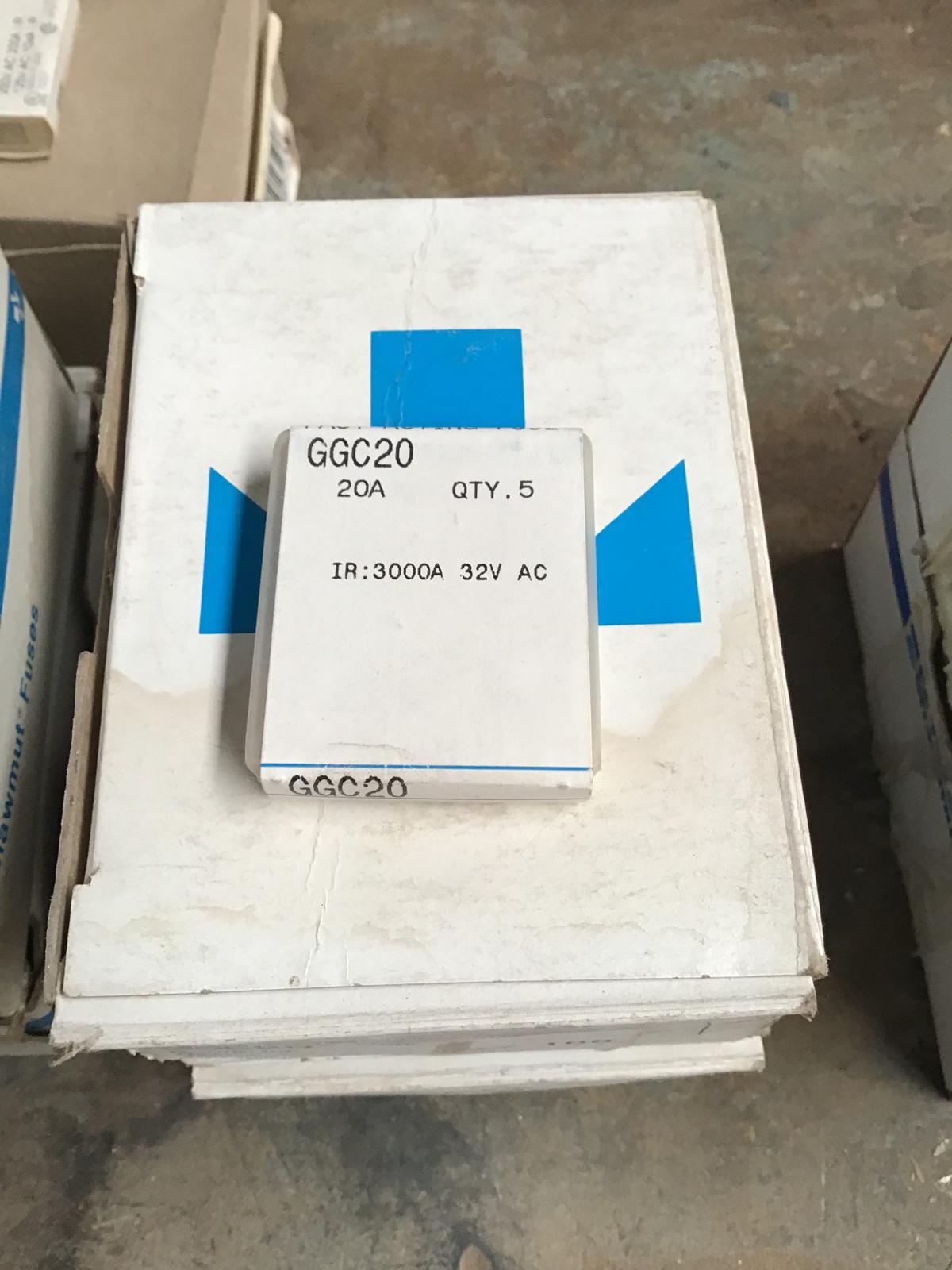 Fusible de acción rápida 20 AMP 250VAC modelo GGC20 marca Gould Shawmut - imagen 1