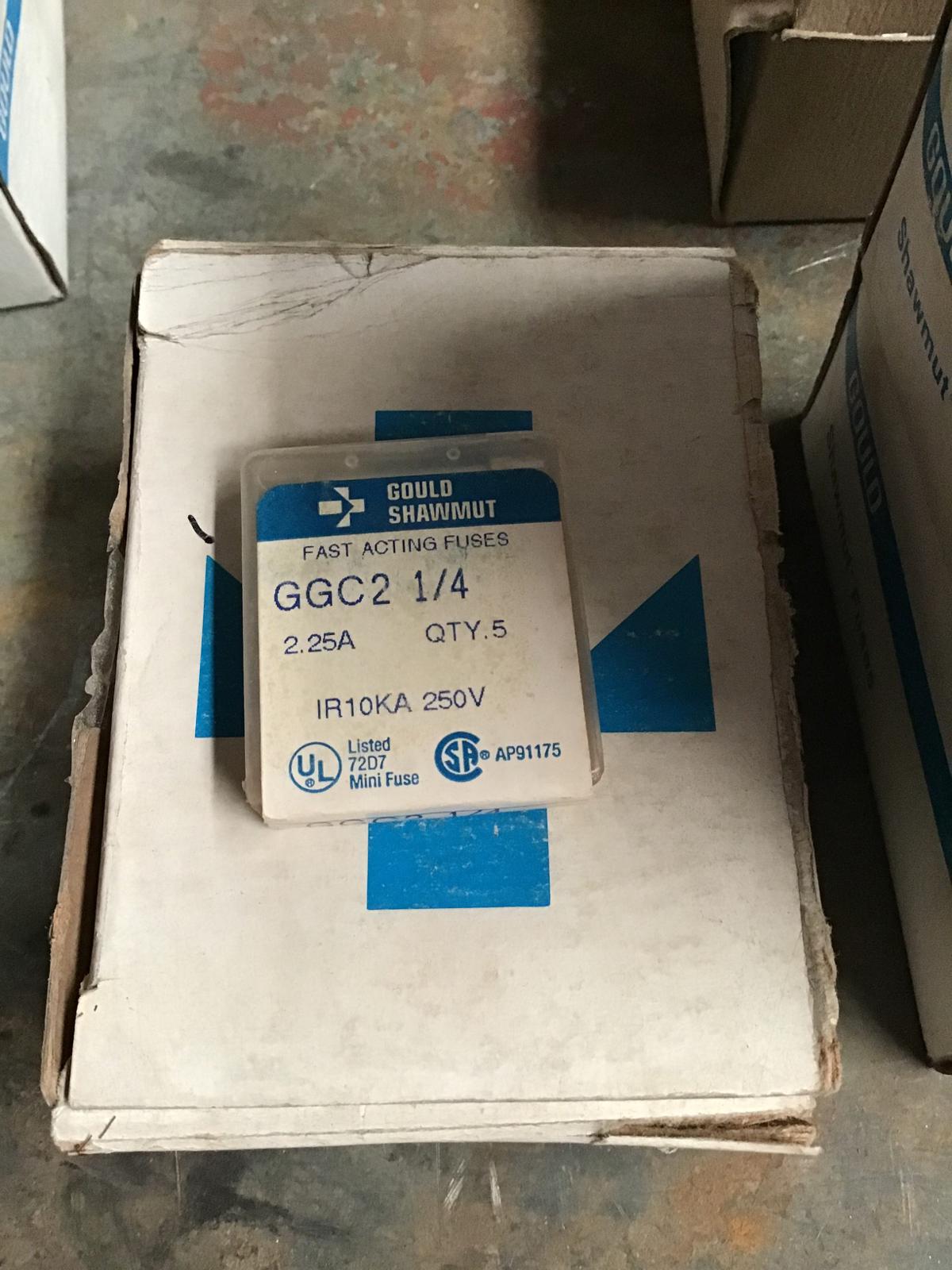 Fusible acción rápida 2.25 AMP 250 VAC modelo GGC2 1/4 marca Gould Shawmut - imagen 1