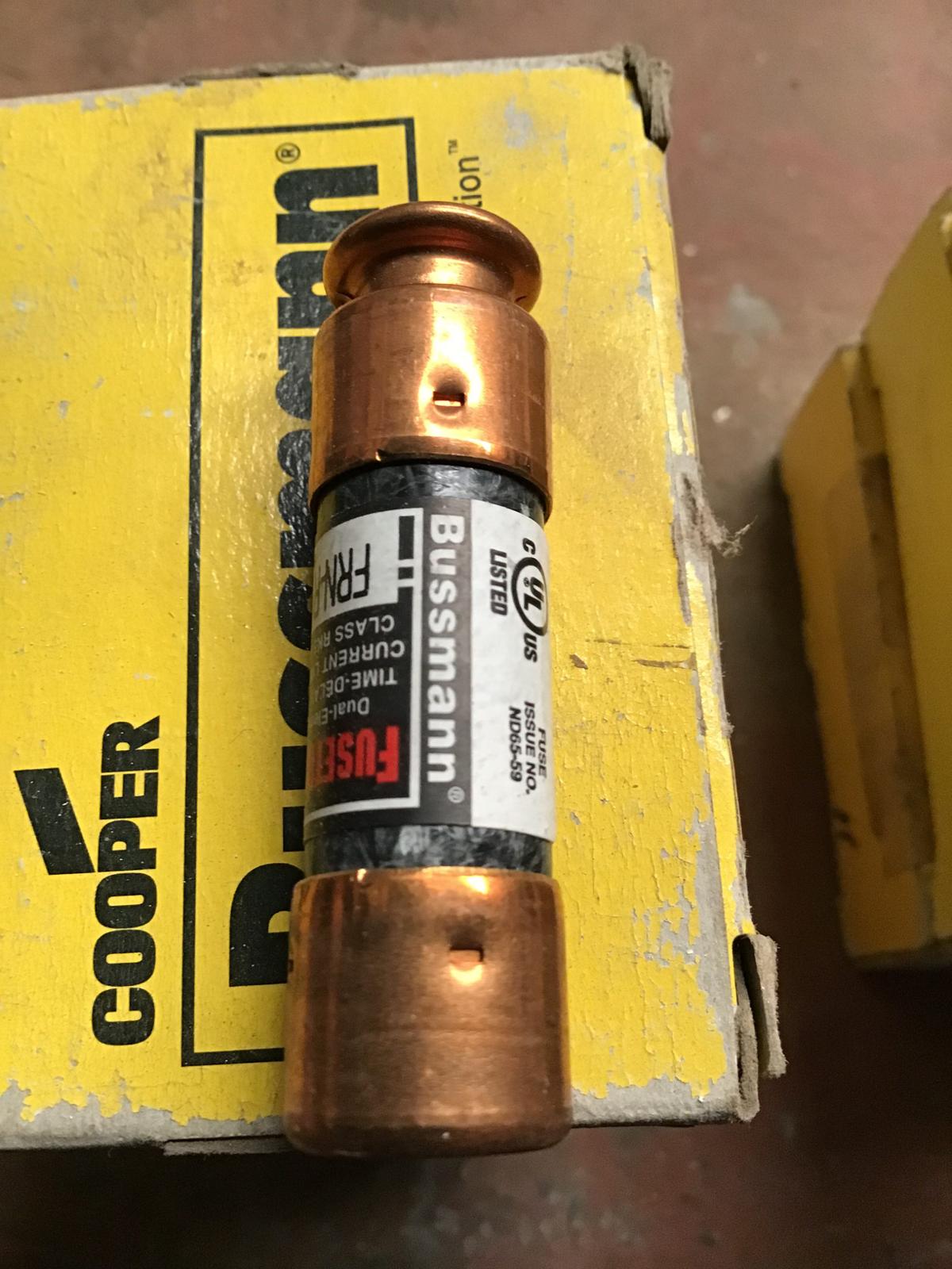 Fusible de retardo 250V modelo FRN-R-25 marca Bussmann - imagen 1