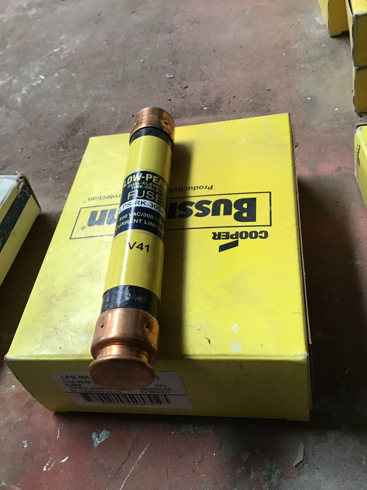 Fusible de retardo 600 VAC modelo LPS-RK-30SP marca Bussman - imagen 1