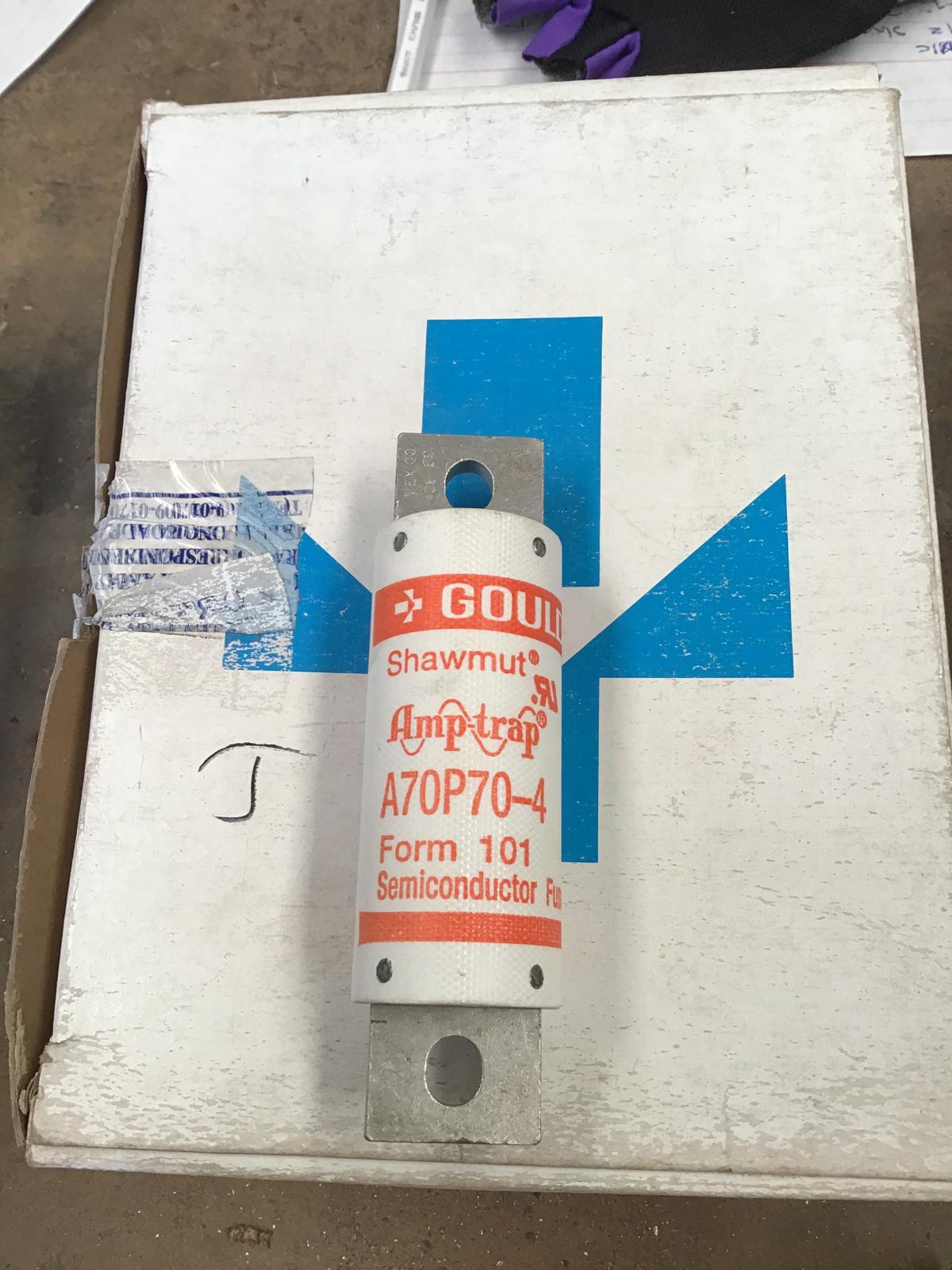 Fusible 70 AMP 700V modelo A70P70-4 marca Gould Shawmut - imagen 1