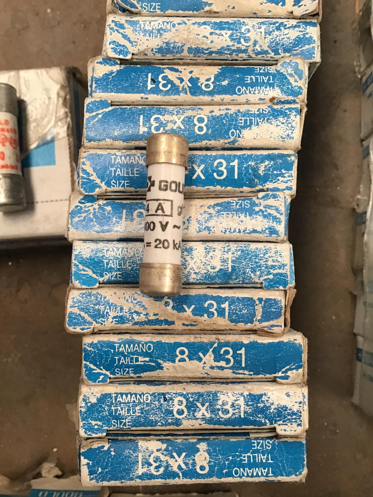Fusible 4 AMP 400V modelo 152194A marca Gould Shawmut - imagen 1