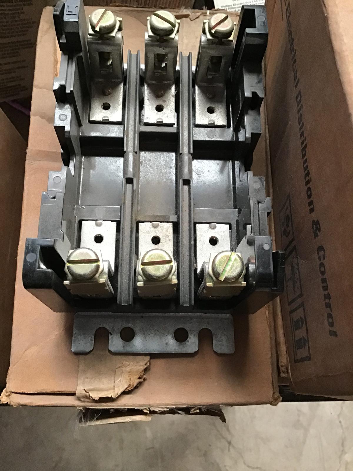 Porta fusibles 546A780G057 marca General Electric - imagen 1