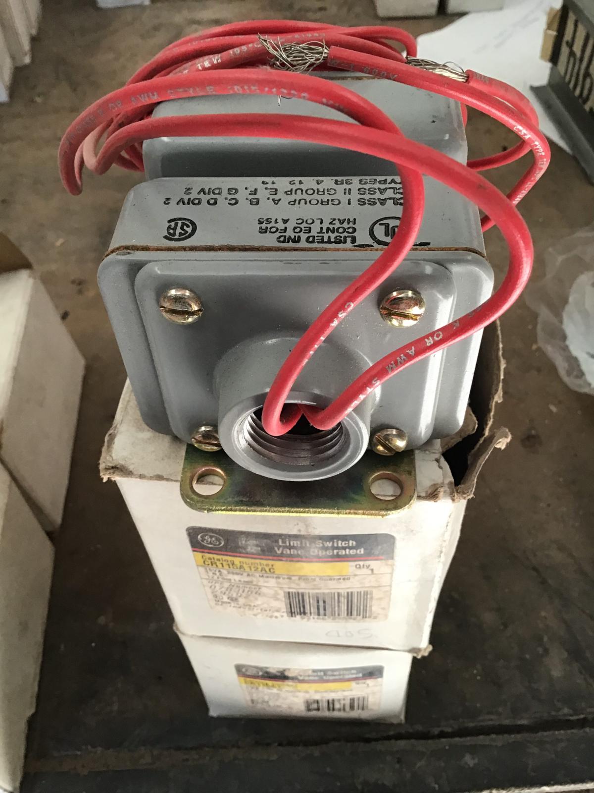 Limit switch modelo CR115A12AC marca General Electric - imagen 1