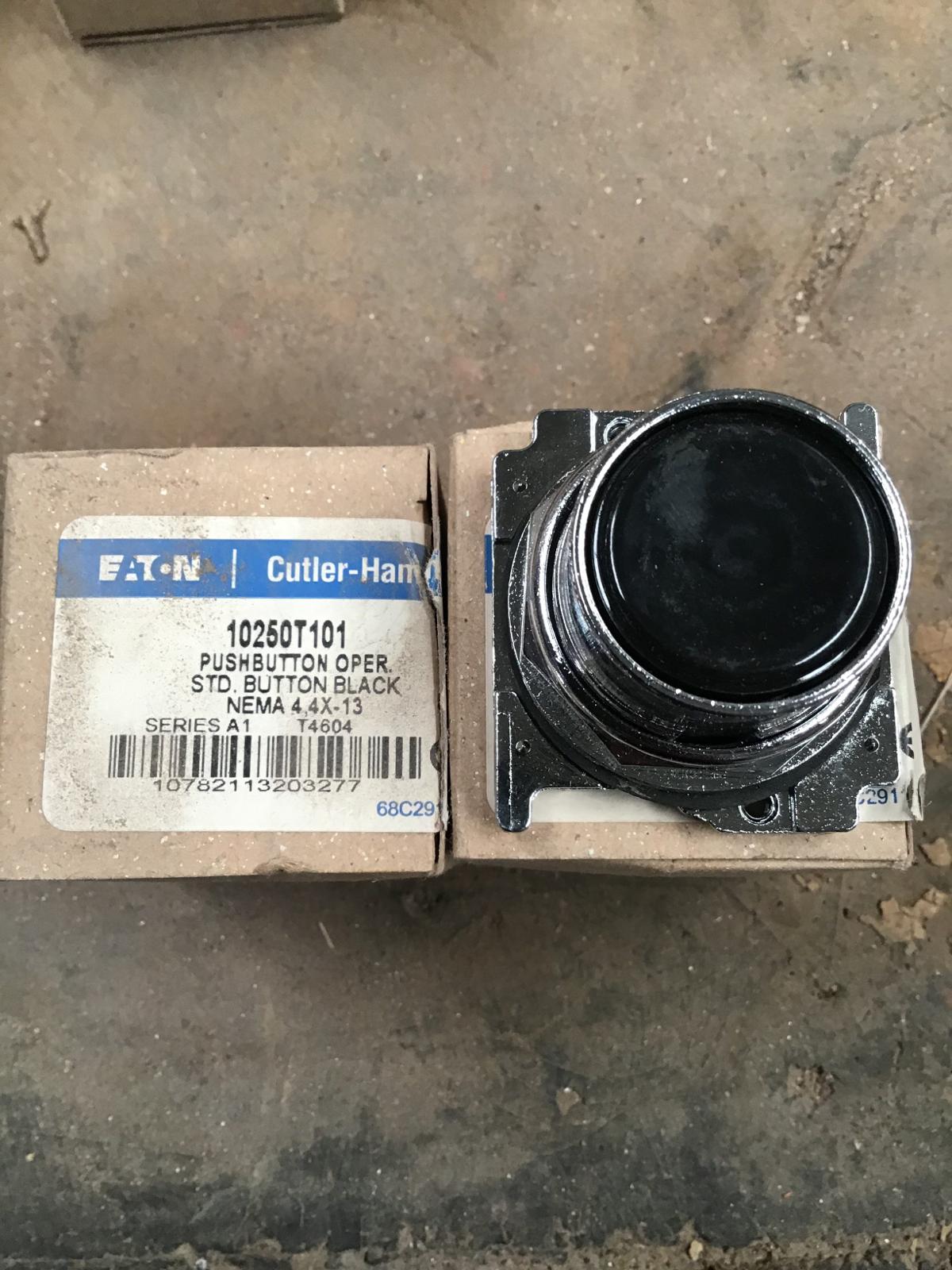 Botón de control corto modelo 10250T101 marca Cutler Hammer - imagen 1