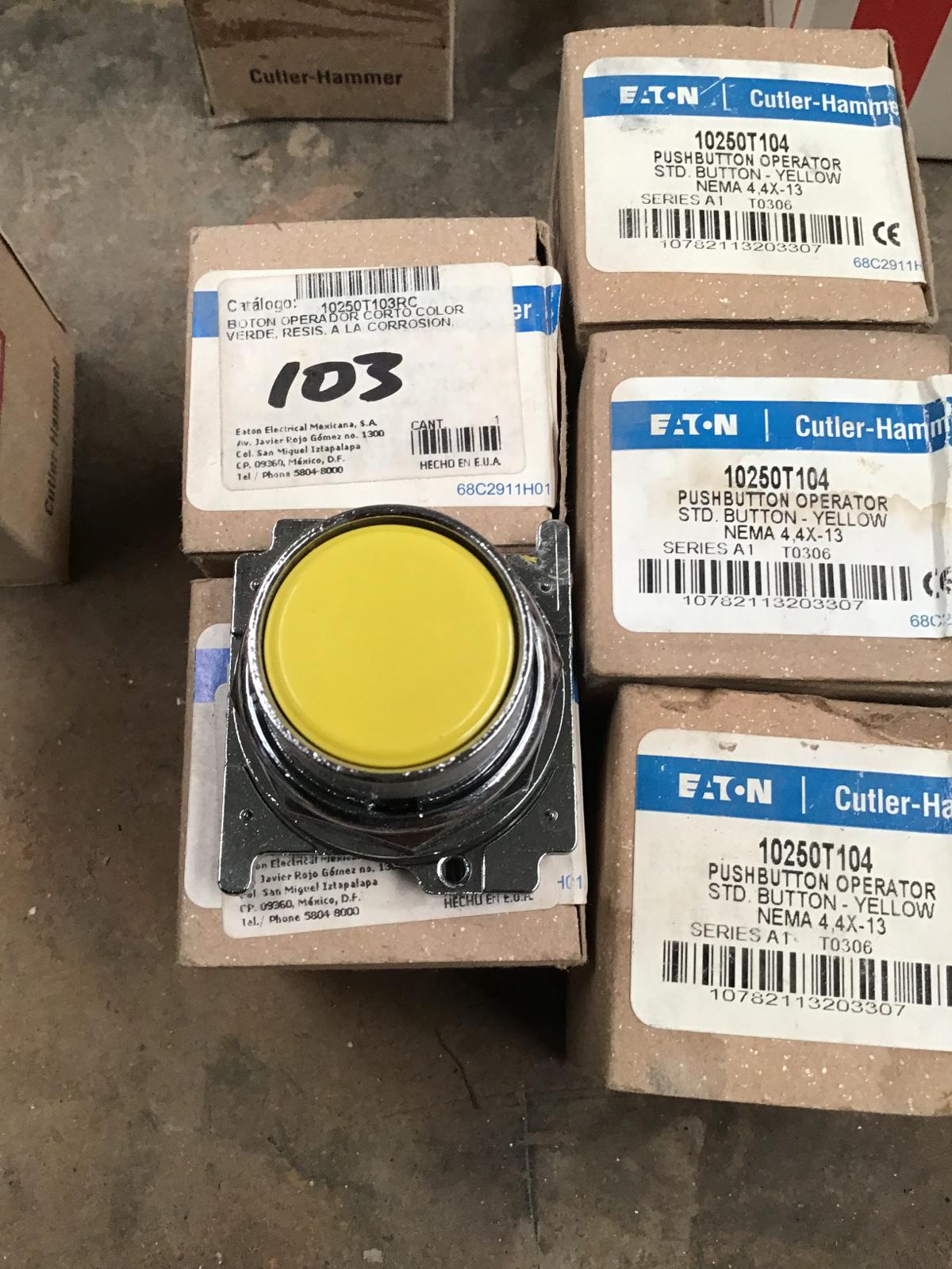 Botón operador estándar modelo 10250T104 marca Cutler Hammer - imagen 1