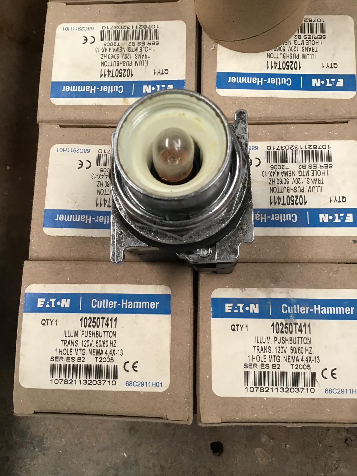 Botón iluminado 120V modelo 10250T411 marca Cutler Hammer - imagen 1