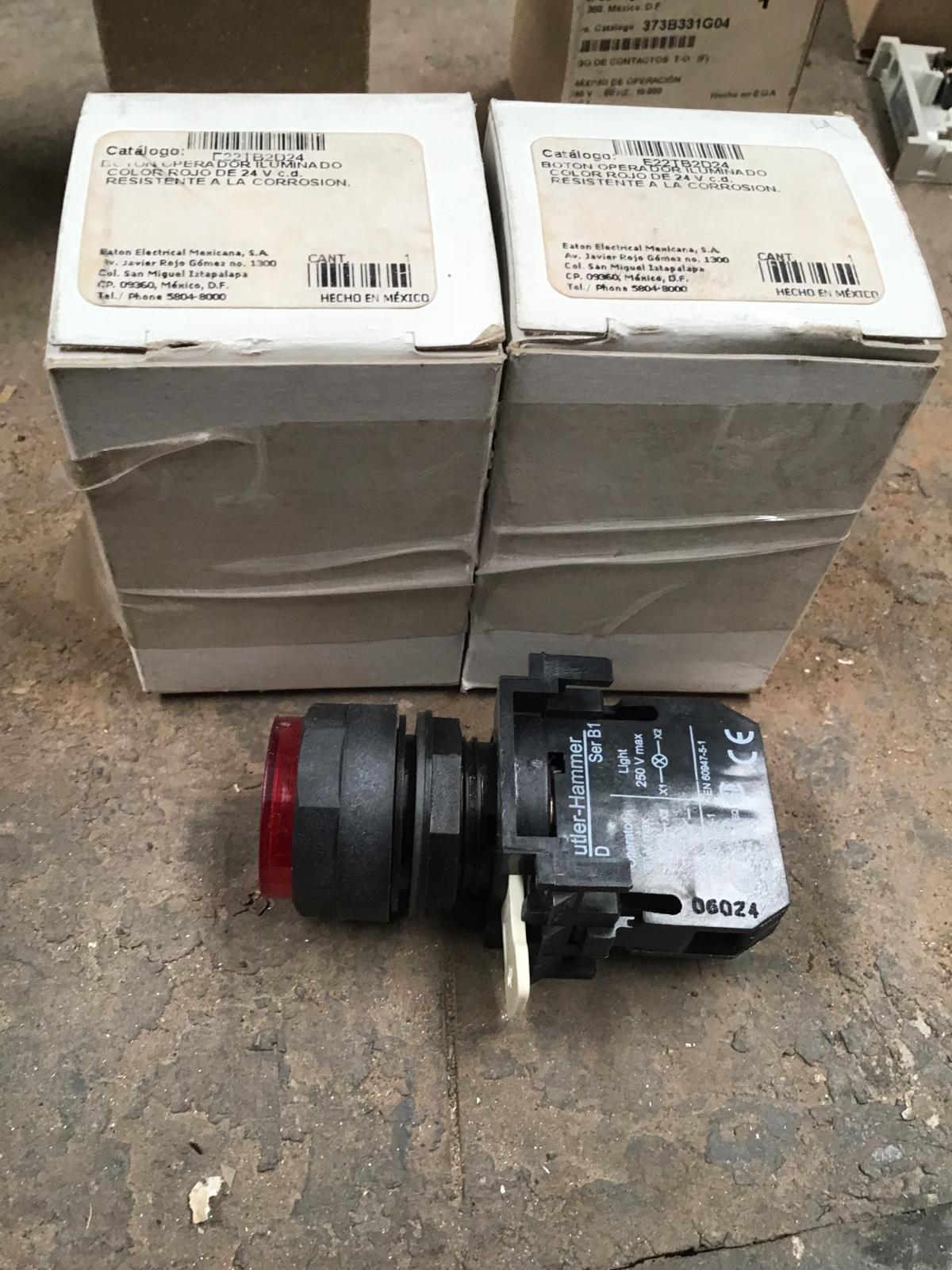 Botón operador iluminado 24V modelo E22TB2D24 marca Cutler Hammer - imagen 1