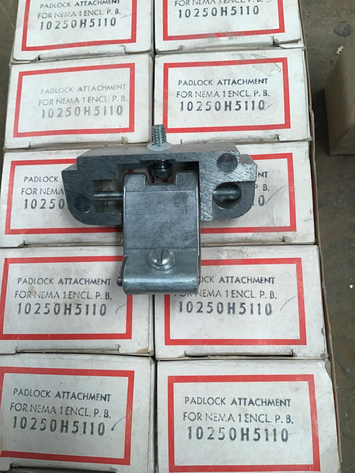 Padlock Attach nema 1 modelo 10250H5110 marca Cutler Hammer - imagen 1