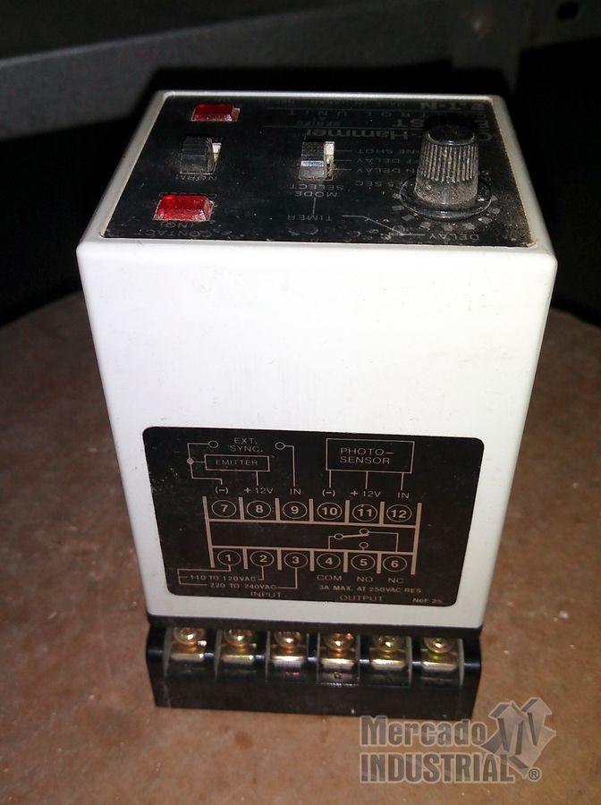 Sensor fotoeléctrico 0.1 a 5 SEC modelo E65PST marca Cutler Hammer - imagen 1