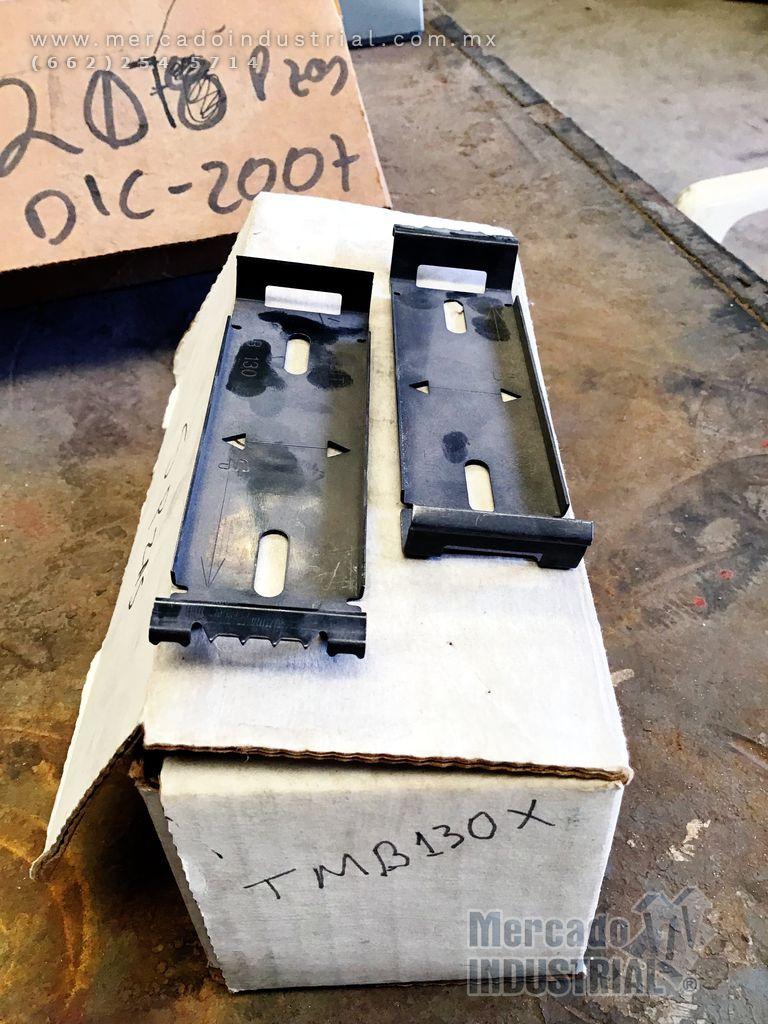 Soportes de pared TMB 130 marca Panduit - imagen 1