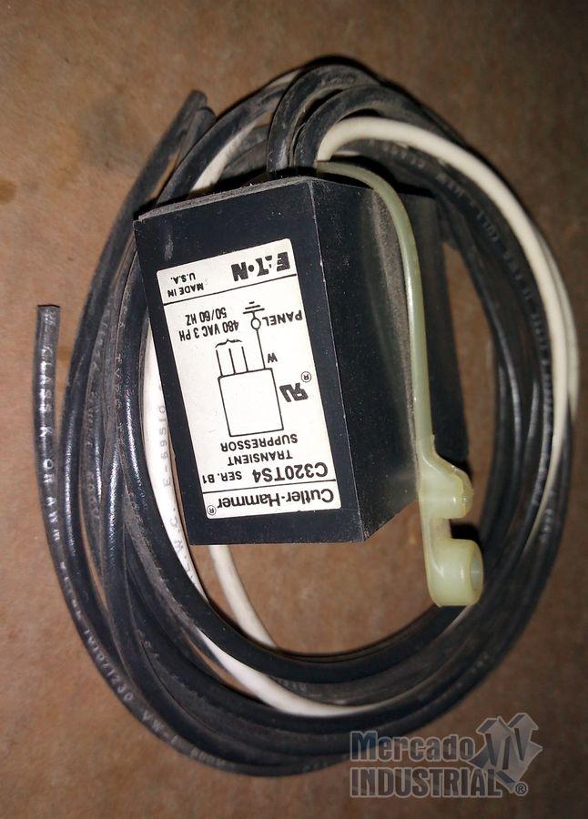 Supresor de sobretensión transitorio 480 VAC modelo C320TS4 marca Cutler Hammer - imagen 1