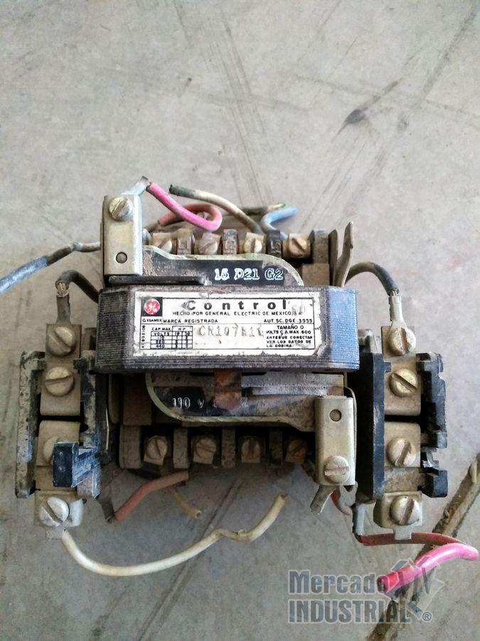 Arrancador 30 AMP 110 VAC modelo CR107B1C marca GE - imagen 1