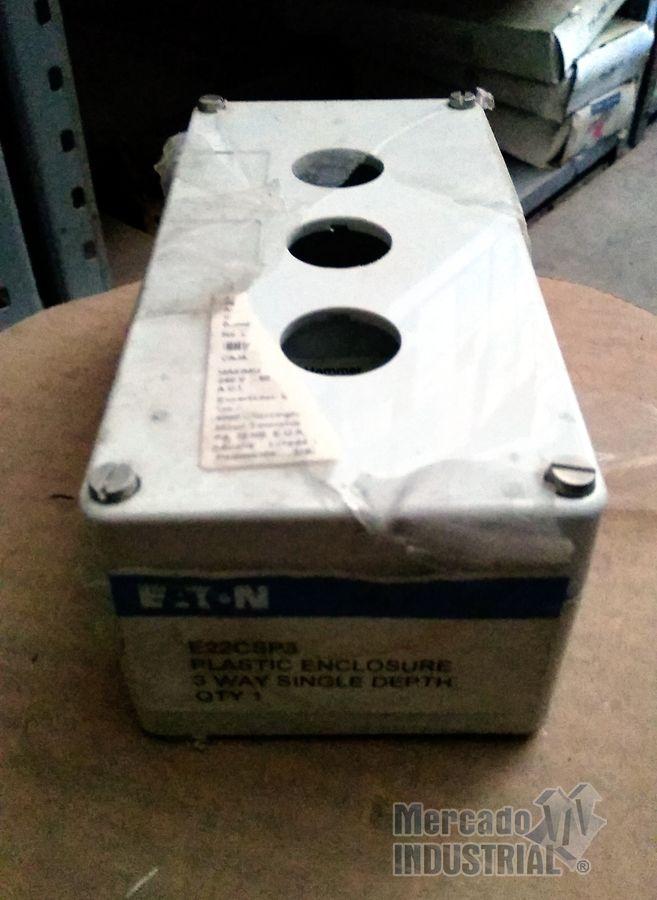 Caja de plástico para 3 botones modelo E22CSP3 marca Eaton - imagen 1