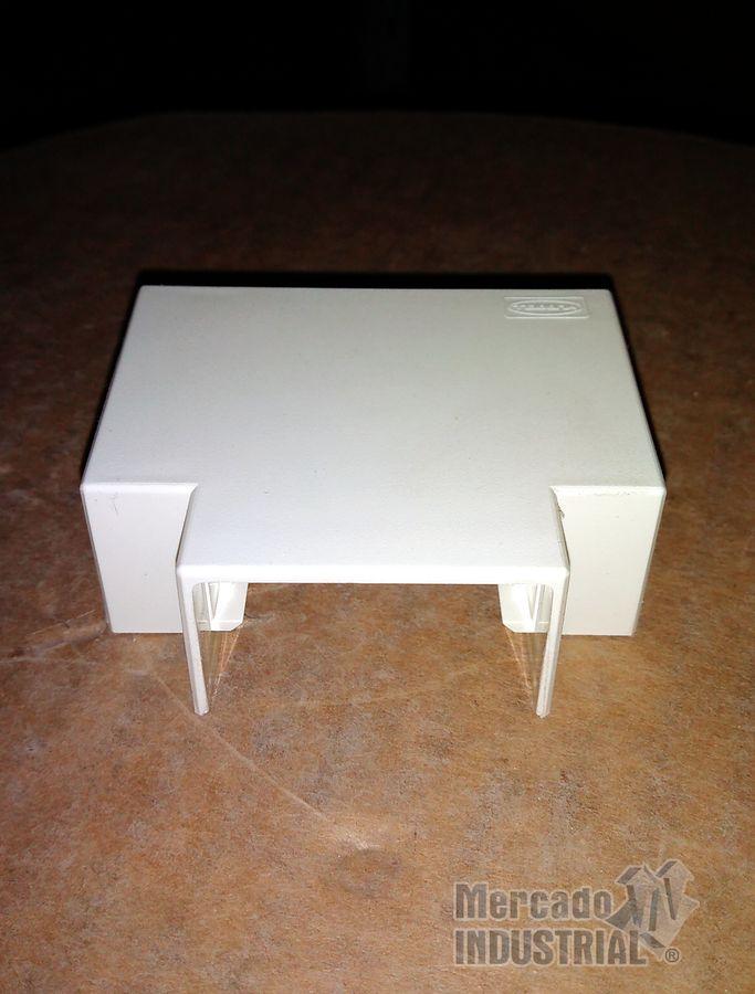 Codo modelo MT4TC marca Hubbell - imagen 1