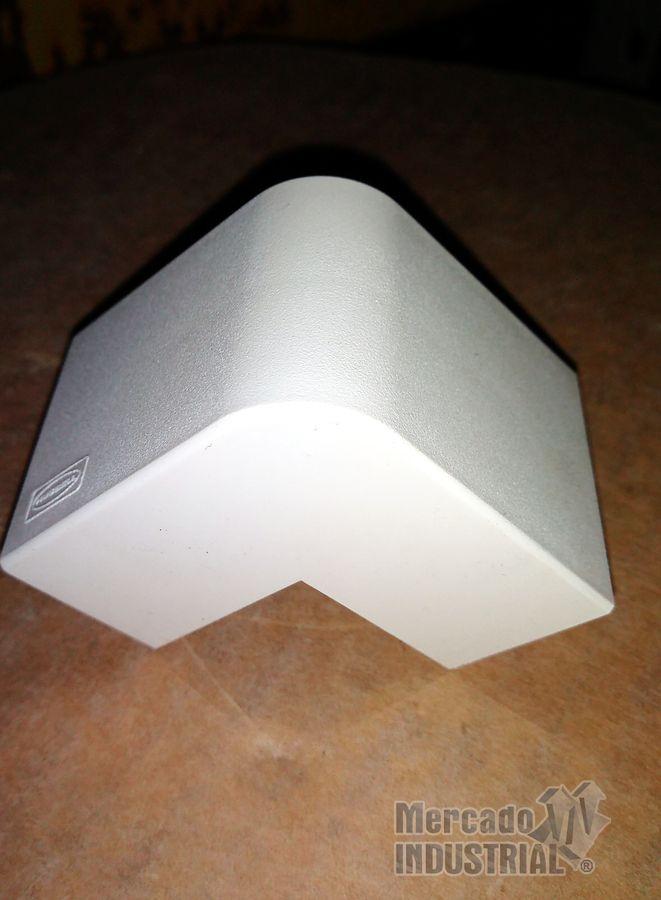 Codo externo tamaño 4 modelo MT4EE marca Hubbell - imagen 1
