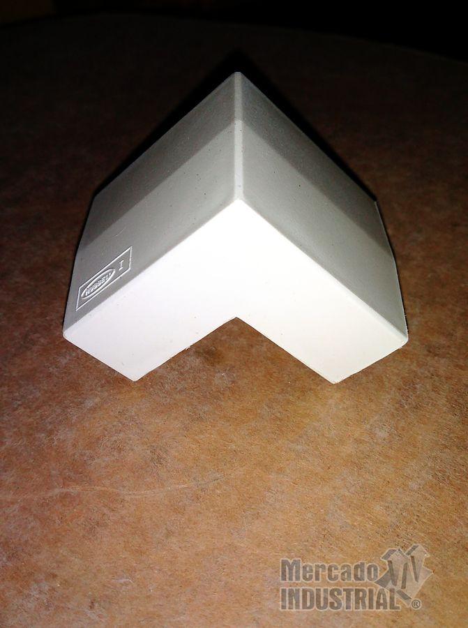 Codo en L tamaño 1 modelo MT1EE marca Hubbell - imagen 1