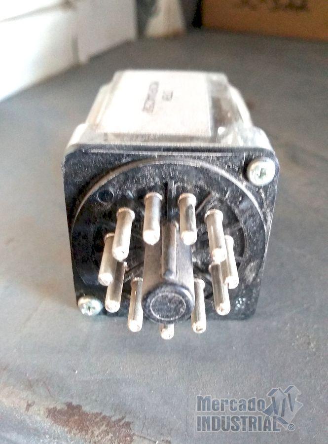 Relé de potencia hembra 12 VDC modelo MK2KPUAAC250 serie MK - imagen 1