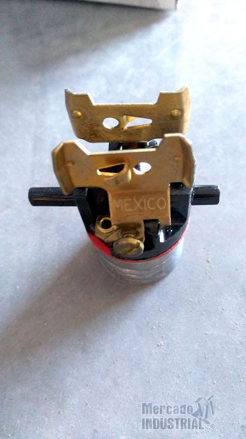 Socket 660 W modelo 7080-50 marca LEVITON - imagen 1